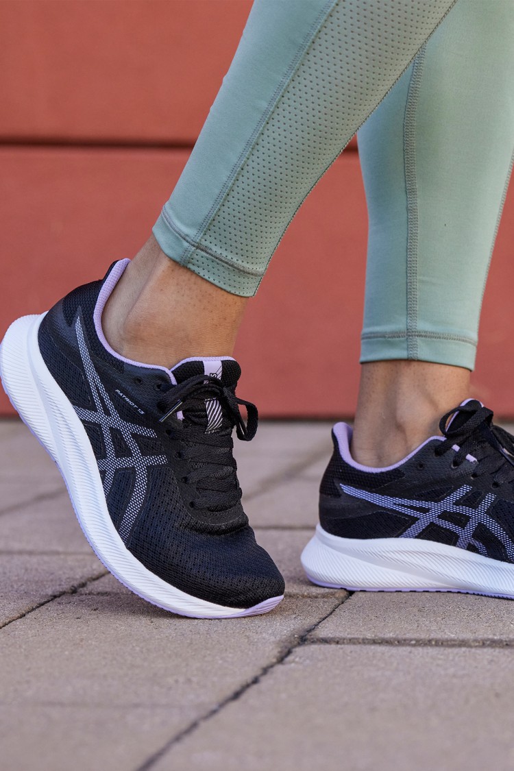 Кросівки жіночі Asics PATRIOT 13 чорні 1012B312-004 изображение 8