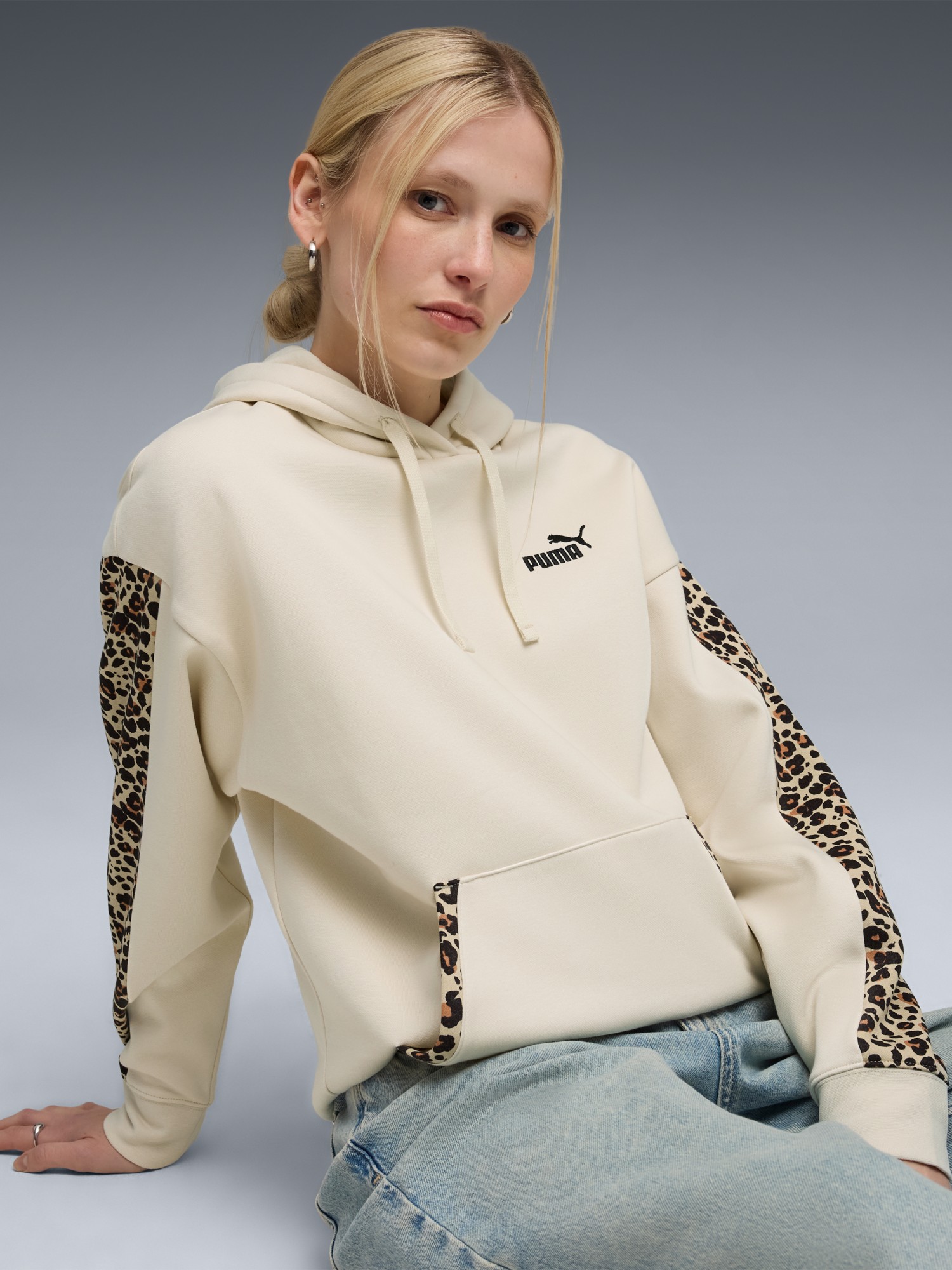 Толстовка женская Puma ESS GRAPHIC Animal Comfort Hoodie FL молочная 68808487 изображение 2