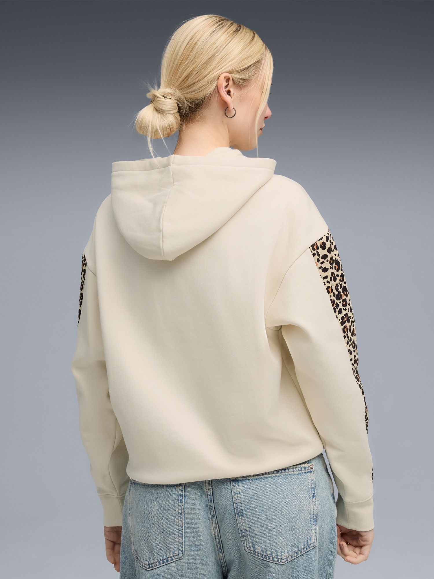 Толстовка женская Puma ESS GRAPHIC Animal Comfort Hoodie FL молочная 68808487 изображение 3