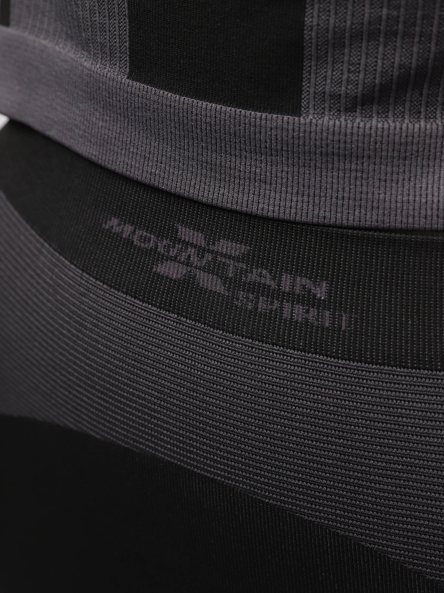 Термобелье женское Mountain черное W9026-010 изображение 5