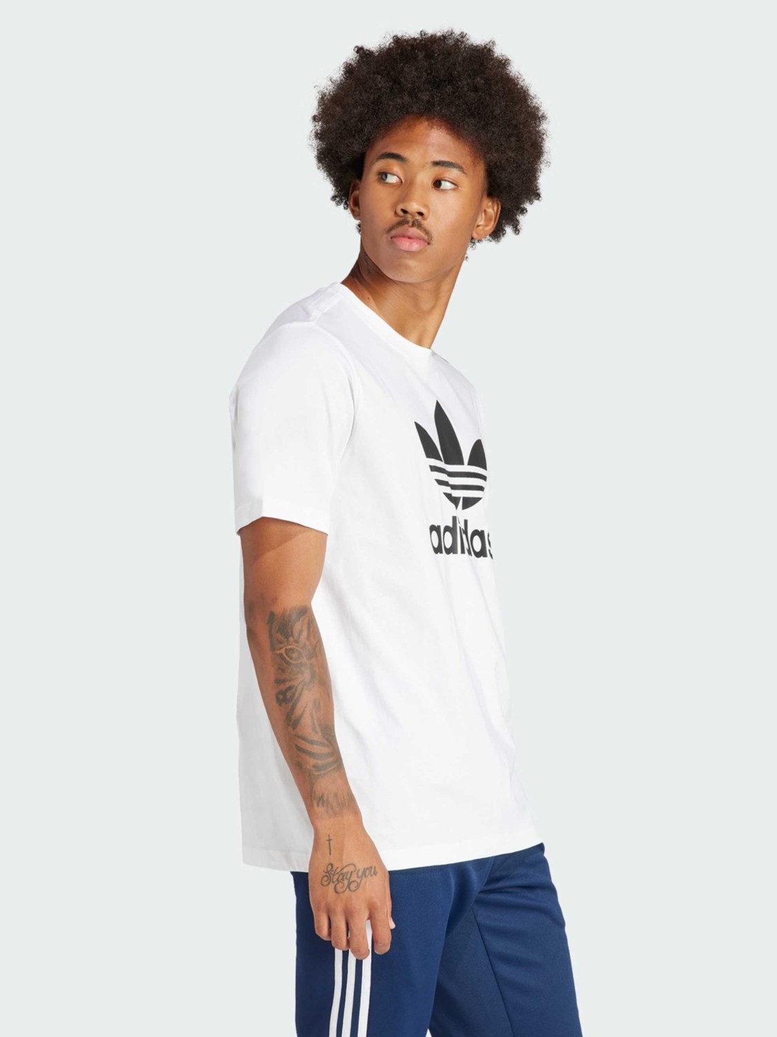 Футболка мужская Adidas TREFOIL T-SHIRT белая IV5353 изображение 4