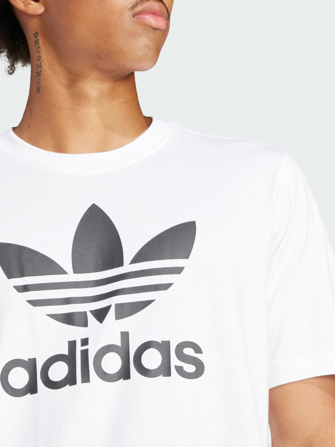 Футболка мужская Adidas TREFOIL T-SHIRT белая IV5353 изображение 5