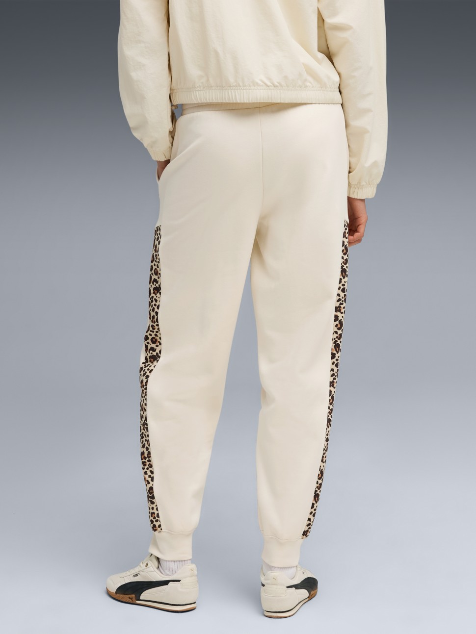 Штани жіночі Puma ESS GRAPHIC Animal Comfort High-Waist Sweatpants FL молочні 68808687 — фото 3
