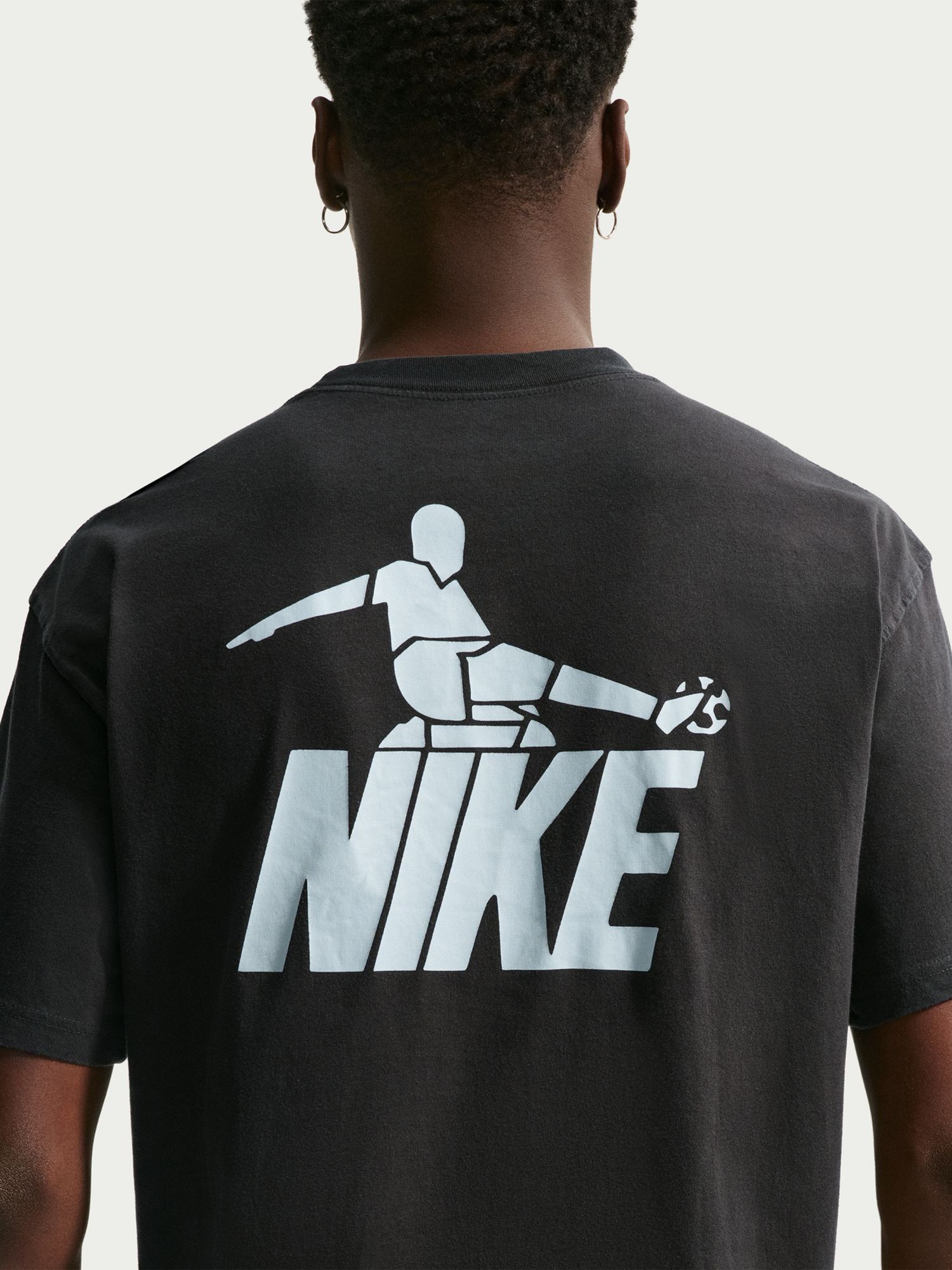 Футболка мужская Nike M NSW TEE LSE CELEB FB 2 графитовая IR5773-045 изображение 5