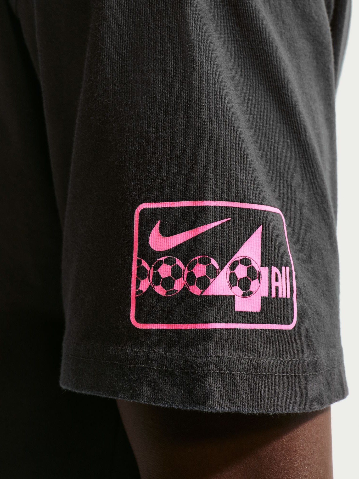 Футболка мужская Nike M NSW TEE LSE CELEB FB 2 графитовая IR5773-045 изображение 7