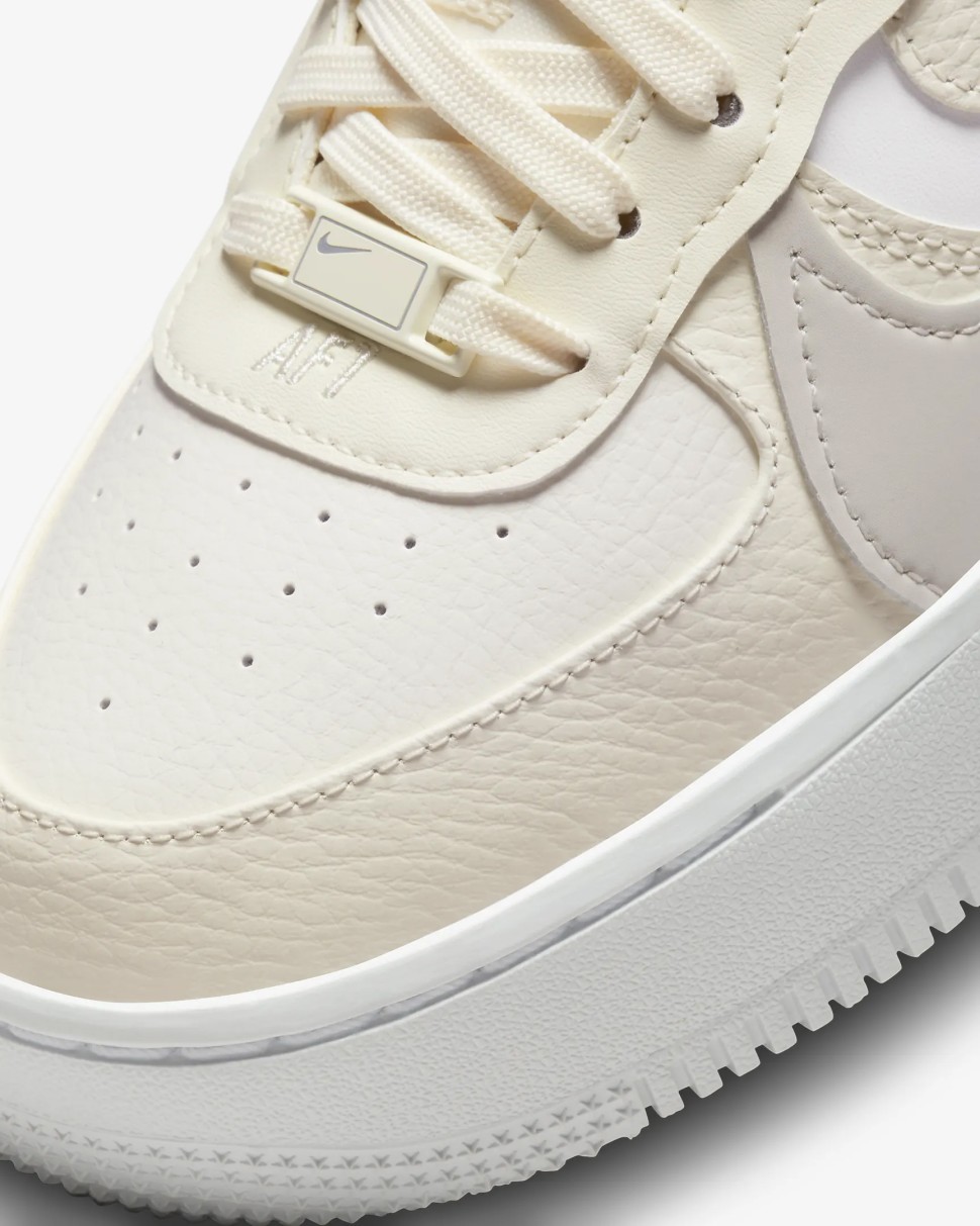 Кросівки жіночі Nike W AF1 PLT.AF.ORM бежеві DJ9946-107 — фото 7