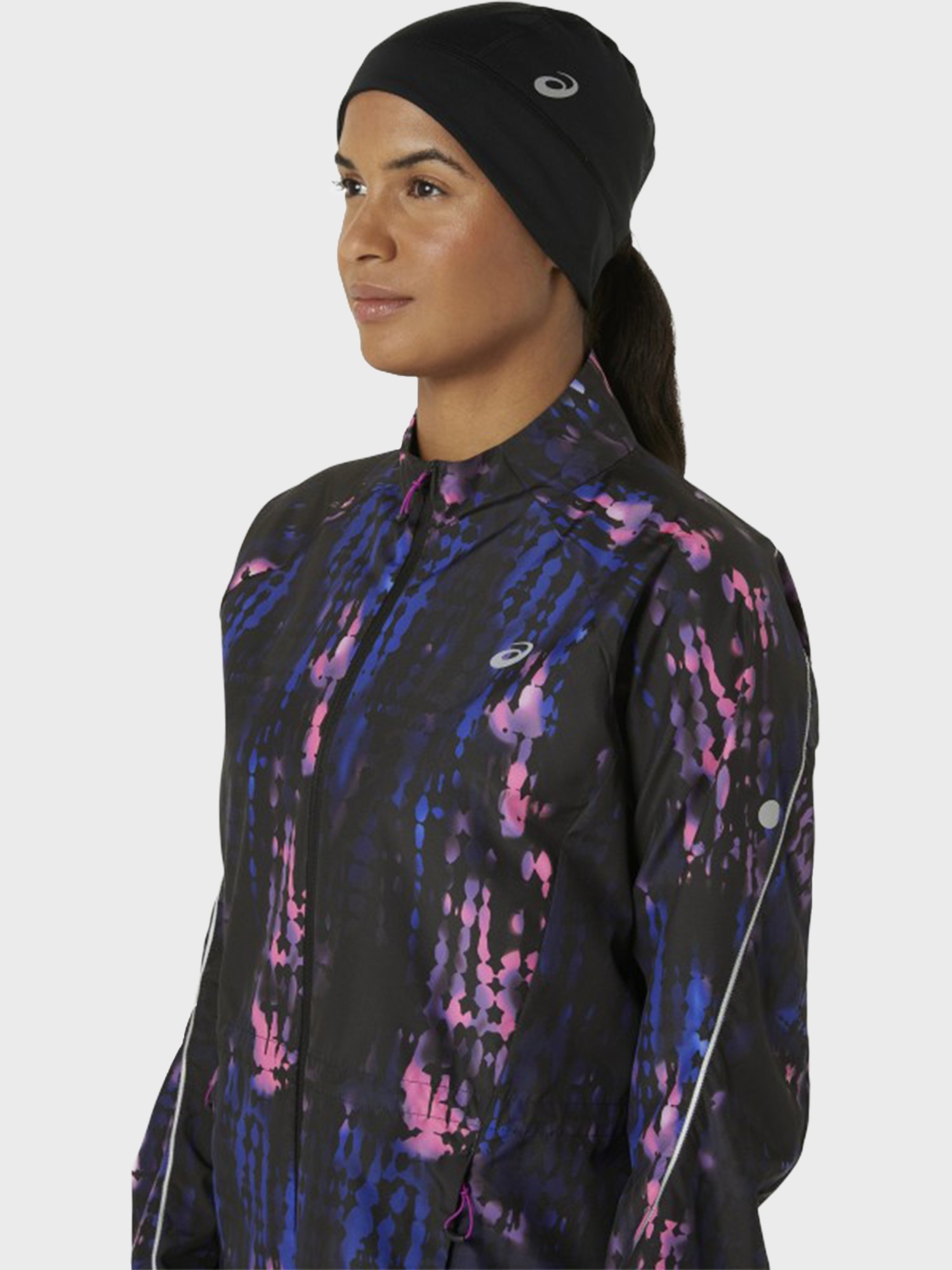 Шапка  Asics WINTER RUN BEANIE черная 3013A900-001 изображение 6