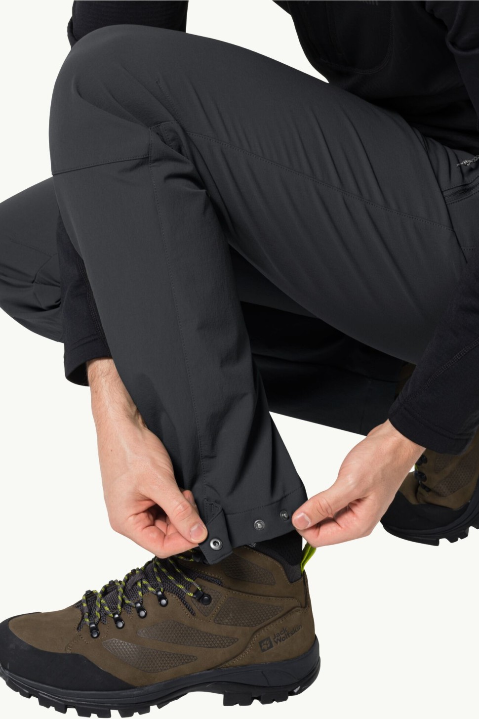 Штани чоловічі Jack Wolfskin ACTIVATE XT PANTS M чорні 1503755-6000 — фото 6