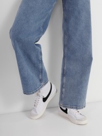 Кросівки жіночі Nike W BLAZER MID 77 білі CZ1055-100 изображение 8