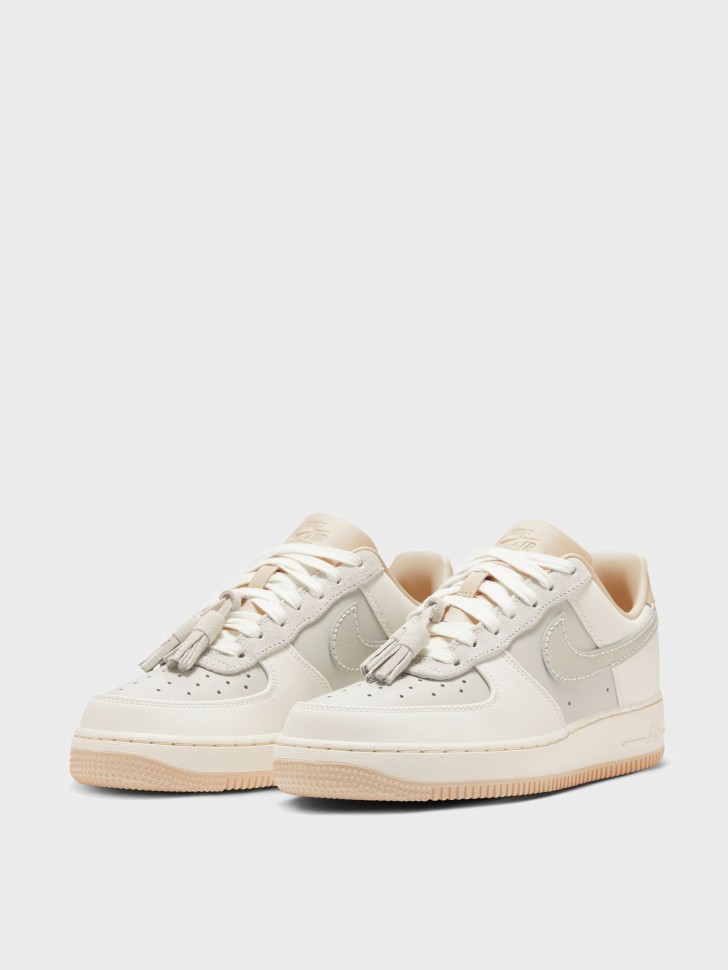 Кросівки жіночі Nike WMNS AIR FORCE 1 07 молочні HV1813-001 изображение 3