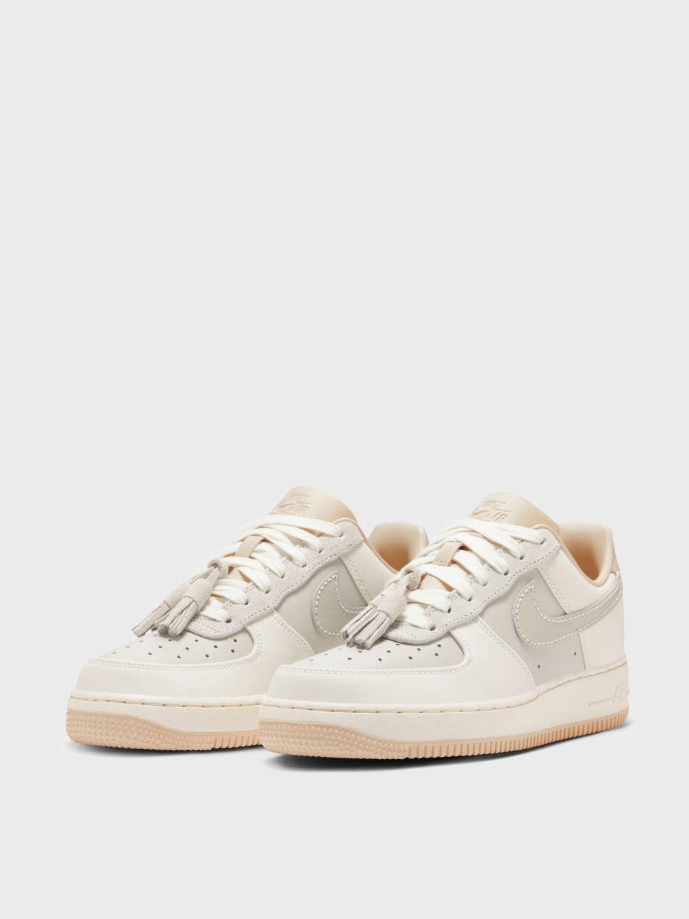 Кросівки жіночі Nike WMNS AIR FORCE 1 07 молочні HV1813-001 — фото 3