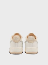 Кросівки жіночі Nike WMNS AIR FORCE 1 07 молочні HV1813-001 изображение 8