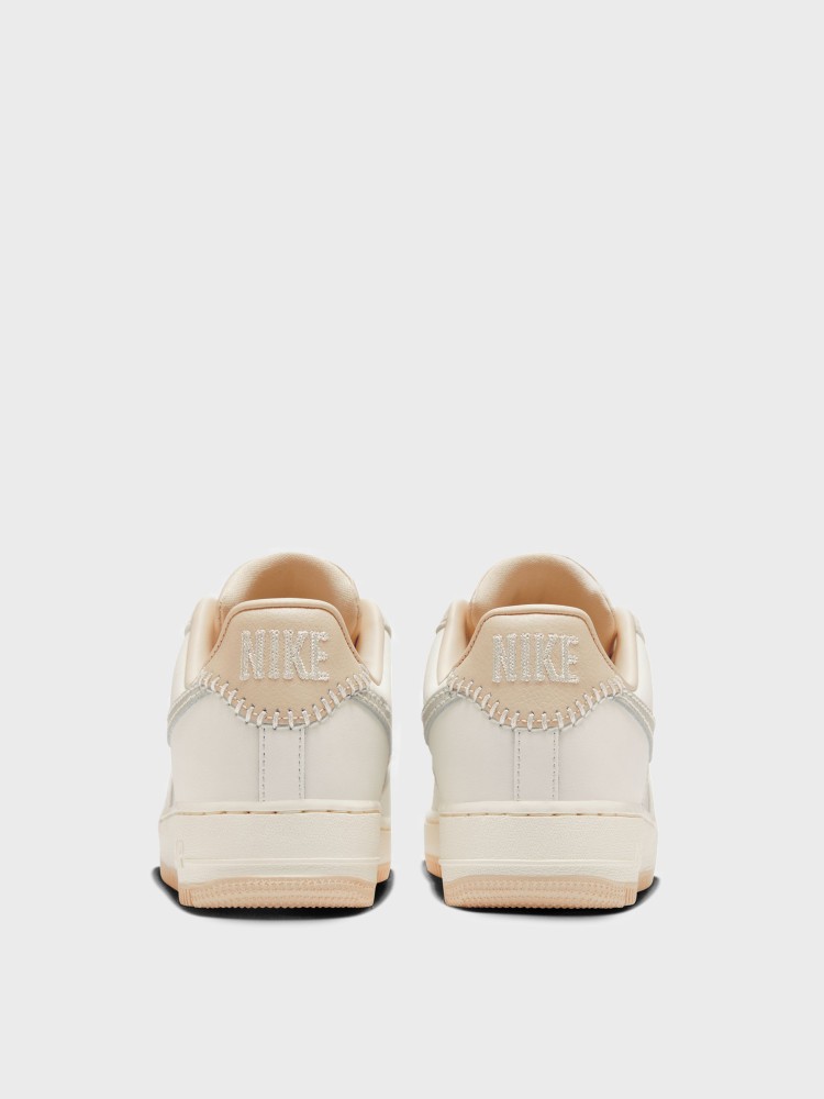 Кросівки жіночі Nike WMNS AIR FORCE 1 07 молочні HV1813-001 изображение 8