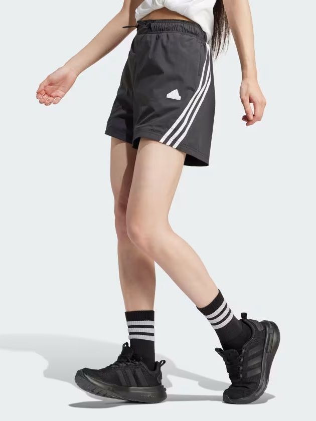 Шорти жіночі Adidas W FI 3S WVN SHO чорні IP1568 изображение 2