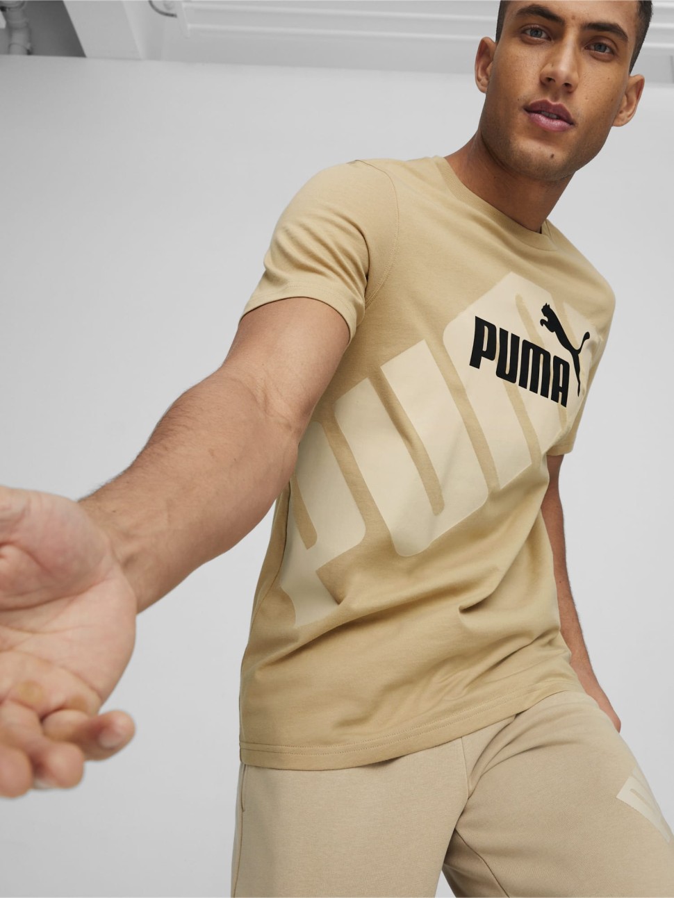 Футболка чоловіча Puma PUMA POWER Graphic Tee бежева 67896083 — фото 2