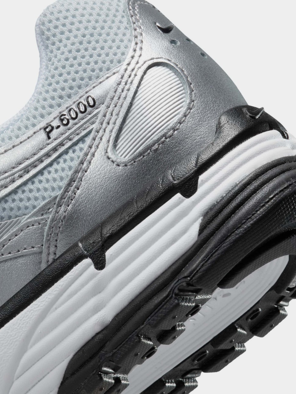 Кросівки жіночі Nike WMNS P-6000 сірі FD9876-101 — фото 6
