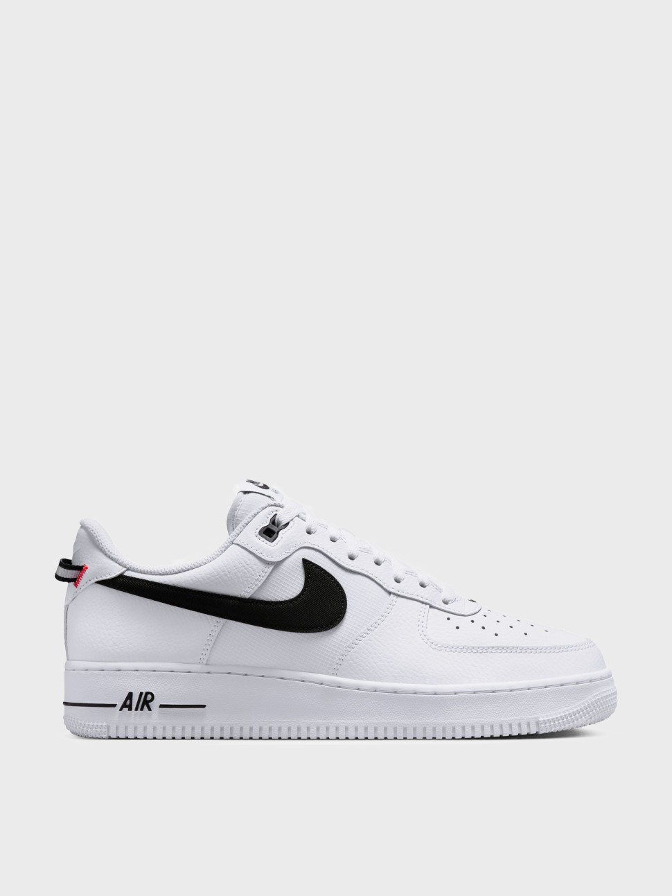 Кросівки чоловічі Nike NIKE AIR FORCE 1 07 LV8 білі HV9509-100 — фото 2
