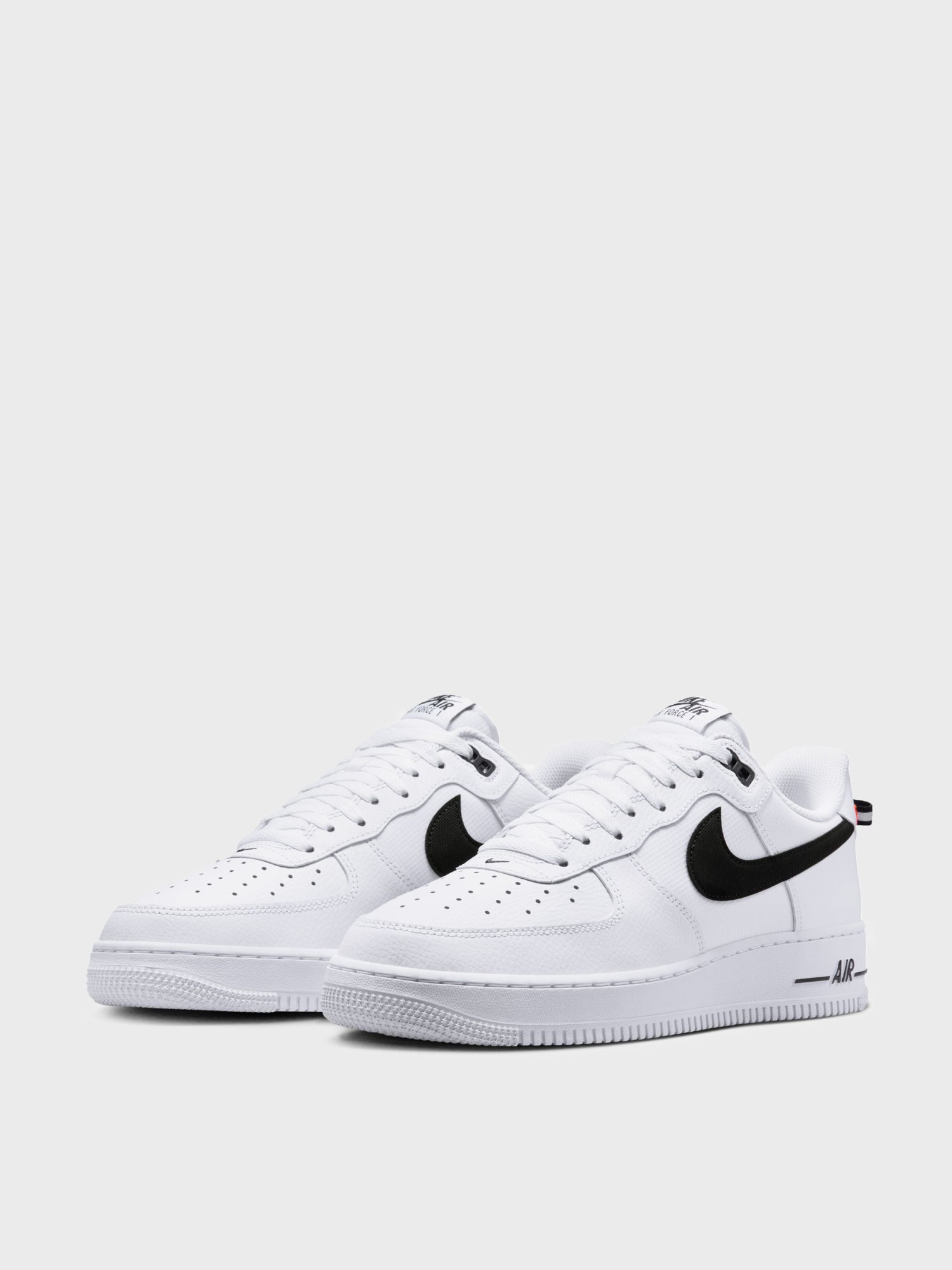 Кроссовки мужские Nike NIKE AIR FORCE 1 07 LV8 белые HV9509-100 изображение 3