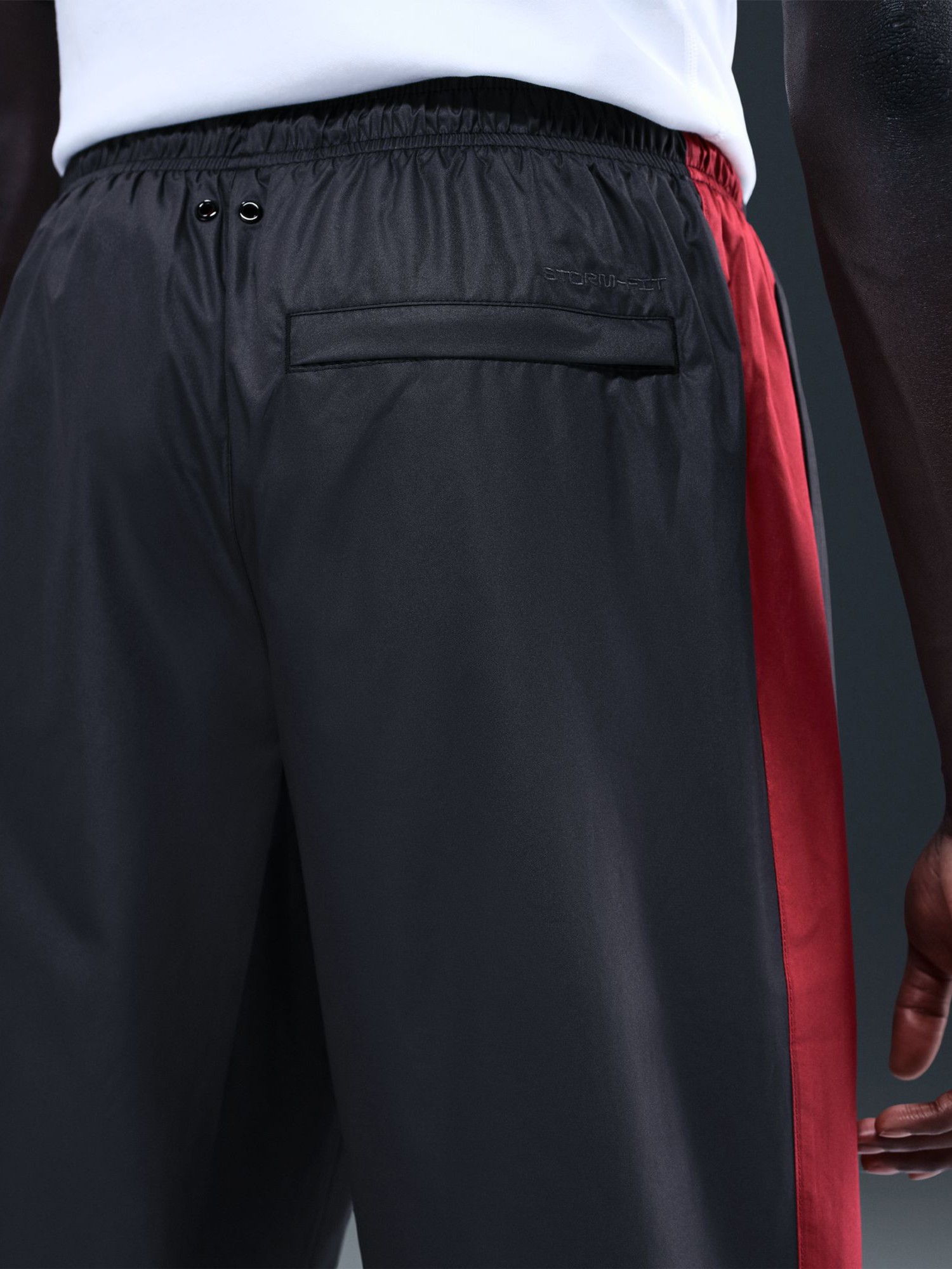 Брюки мужские Nike M NK WR LND PANT 26 черные HV8371-013 изображение 3