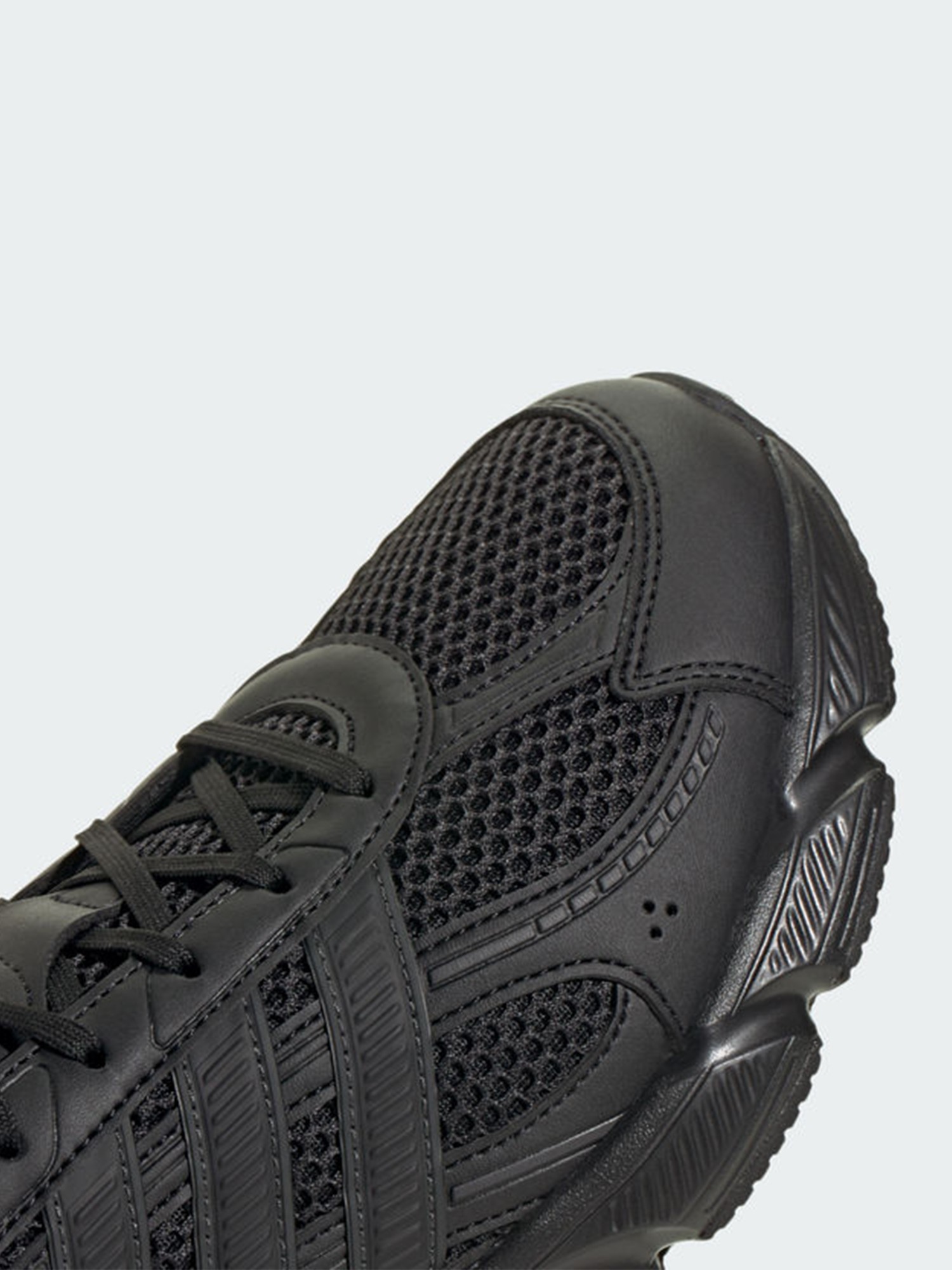 Кросівки чоловічі Adidas TECHNOCHAOS 2000 чорні KI4228 изображение 6