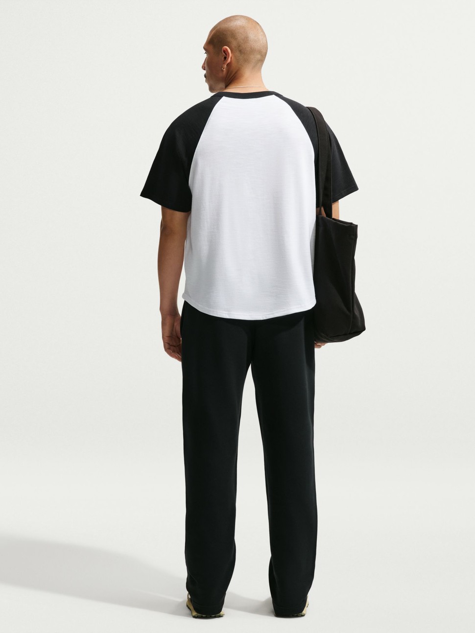 Брюки мужские Nike M NK CLUB BB OH PANT NCC черные IM5831-010 — фото 3