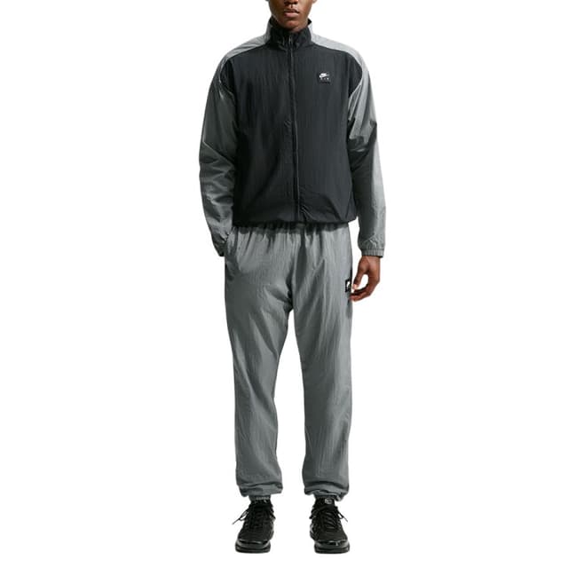 Костюм мужской Nike M NK AIR TRACK SUIT MX MTL серый IM6048-084 — Sport City Костюм мужской Nike M NK AIR TRACK SUIT MX MTL серый IM6048-084